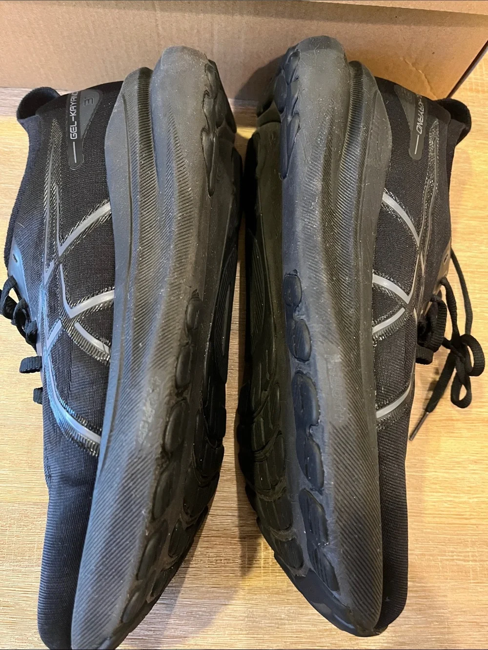 ASICS GEL-KAYANO 31